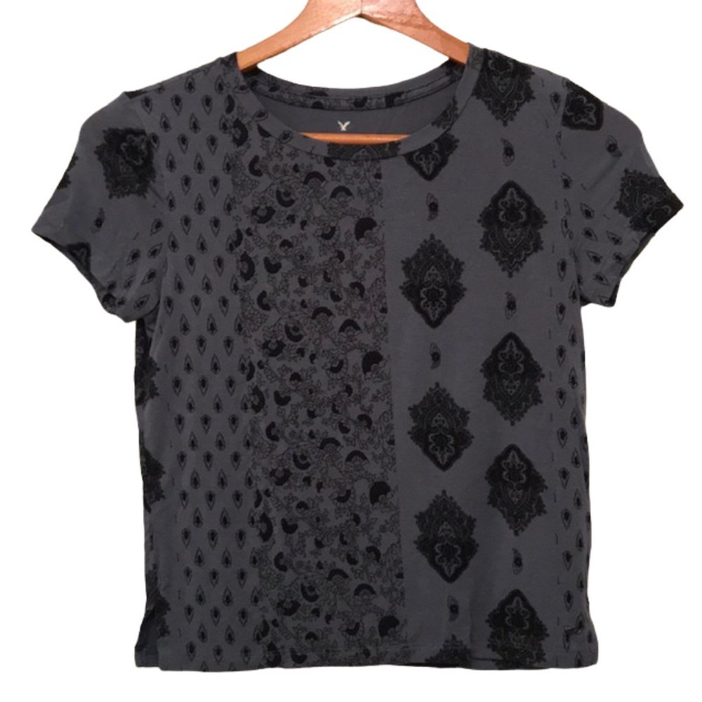2/$25 {American Eagle} Soft & Sexy Bandana Crop